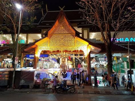 hotel near night bazaar chiang mai|night bazaar chiang mai map.